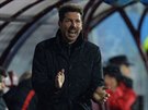 Trenér Atlética Madrid Diego Simeone povzbuzuje své svence v utkání proti...