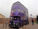 Fialový autobus, který byl zvlá sestaven z ástí skuteného londýnského...