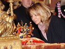 Adriana Krnáová bhem vyzvedávání korunovaních klenot v katedrále sv. Víta...