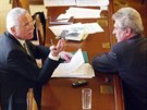 Václav Klaus a Milo Zeman pi rozhovoru v Poslanecké snmovn (2002)