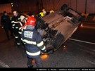 Pi nehod dvou vozidel ve vjezdu do Strahovskho tunelu se jedno z aut...