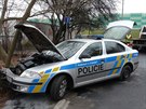 Prat policist nezvldli jzdu na mokr cest a nabourali (12.1.2018)