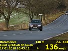 �idi��, kte�� jeli silnic� p�ed Horom��icemi v�ce ne� 90 kilometr� za hodinu,...