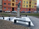 erstv opravený park na perovském námstí Frantika Rasche u se stal terem...