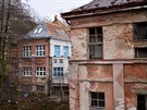 Dv zchátralé prvorepublikové budovy v litvínovské Tylov ulici u kdysi...