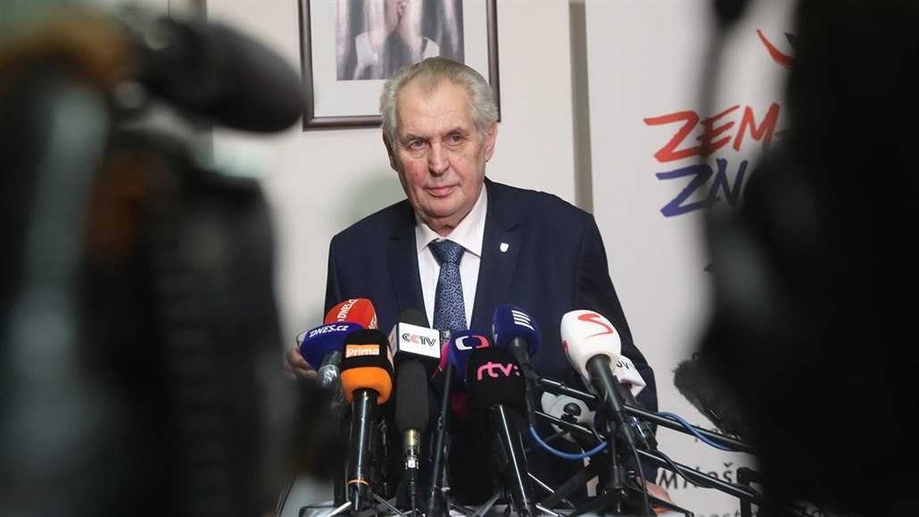 Milo� Zeman komentuje výsledky prvního kola prezidentských voleb. (13. ledna...
