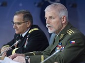 Předseda Vojenského výboru NATO Petr Pavel (uprostřed), vrchní velitel...