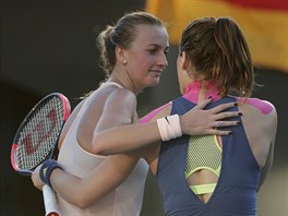 PO BITV. Petra Kvitov a Andrea Petkovicov v prvnm kole Australian Open.