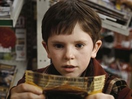 Freddie Highmore ve filmu Karlík a továrna na okoládu (2005)