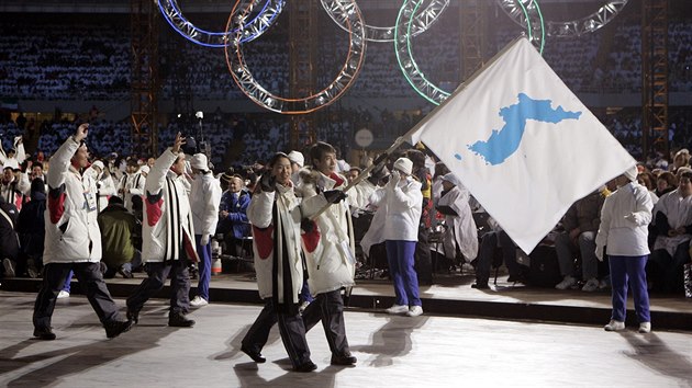 Severokorejt a jihokorejt sportovci pochodovali pod spolenou vlajkou napklad v roce 2006 v Turn (10. nora 2006)