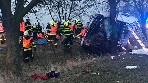 Tragick nehoda autobusu u Horomic (12. ledna 2018)