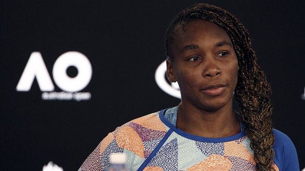 Obhjkyn loskho finle Venus Williamsov na tiskov konferenci po prvnm kole Australian Open, kdy nestaila na vcarku Bencicovou.