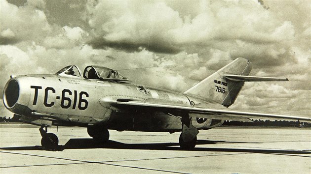 MiG-15bis, se kterm ultl severokorejsk stha No Kum-sok do Jin Koreje, dostal oznaen USAF.