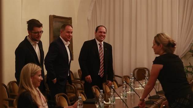 Členové mandátového a imunitního výboru pokračují v jednání o vydání premiéra Andreje Babiše a prvního místopředsedy ANO Jaroslava Faltýnka (10. ledna 2018)