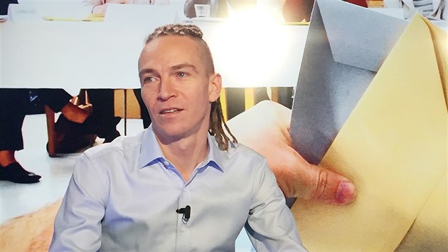 P�edseda Pir�t� Ivan Barto� v diskusn�m po�adu iDNES.cz Rozst�el. (15. ledna 2018)