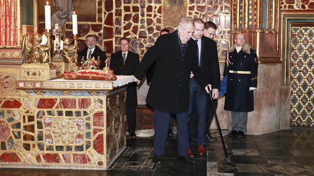 Prezident Milo Zeman bhem vyzvedávání korunovaních klenot v katedrále sv....