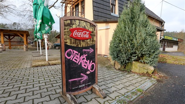 Provozovatel restaurace U Cais pobl Otavy nedaleko Psku pobodal v nedli jednoho z host. Ten na mst zemel.