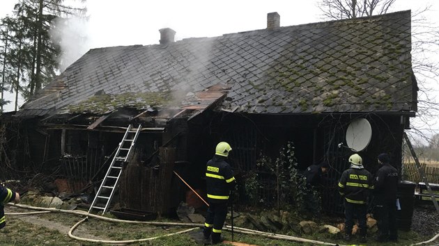 V d�ev�n� h�jence, kterou pohltil po��r, �ila rodina se t�emi d�tmi.