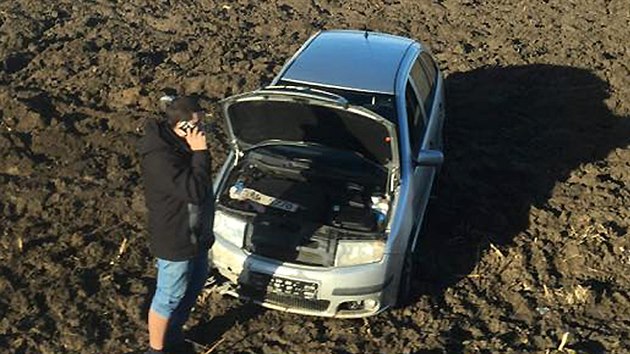 V zatce mezi Jiicemi a Bentkami nad Jizerou se vybour za den i nkolik automobil.