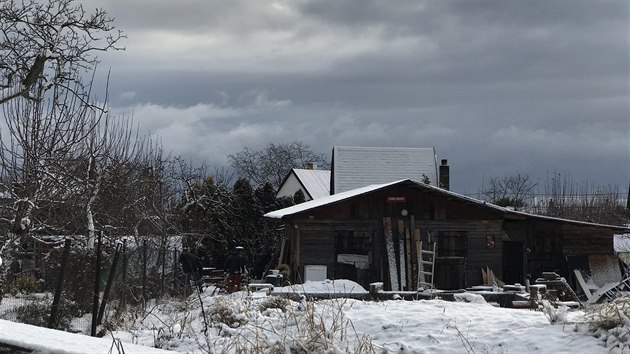 Policie vyetuje vradu v ernolicch u Prahy. Prohledv okol. (17.1.2018)