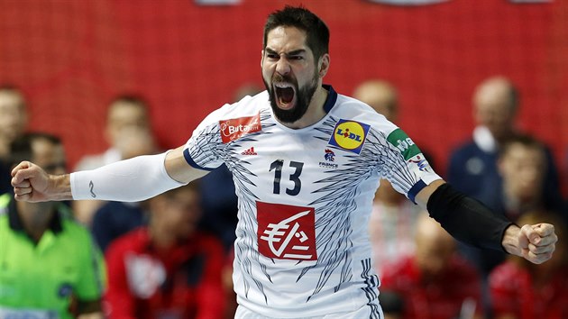 Nikola Karabatic z Francie oslavuje gl.