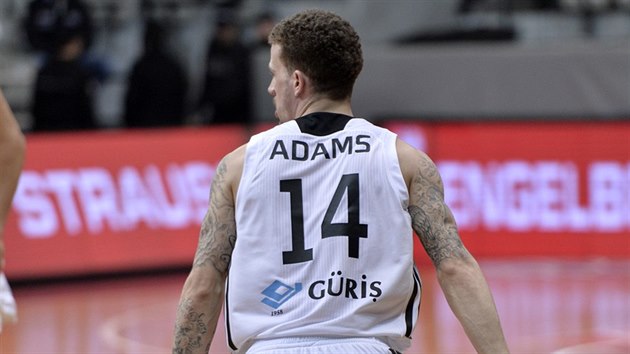 Josh Adams, erstv posila Besiktase z konkurennho Anadolu Efes Istanbul, slav trojku proti Nymburku.