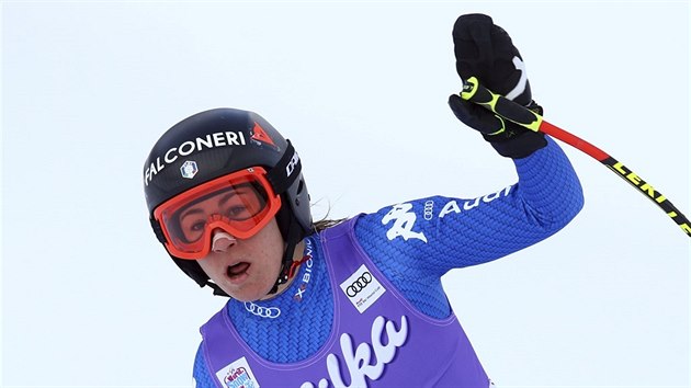 Sofia Goggiaov se raduje z triumfu ve sjezdu SP v Cortin d'Ampezzo.