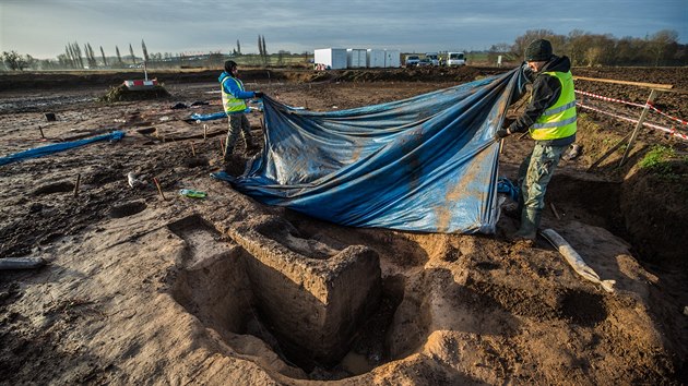 Archeologov nali pod budouc dlnic D11 mezi Hradcem Krlov a Jarom tisce pedmt.