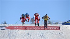 Závod skikrosařů v Idre. Zleva: Alex Fiva, Marc Bischofberger, Jean Frédéric...
