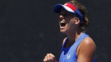 eská tenistka Barbora Strýcová slaví postup do tetího kola Australian open.