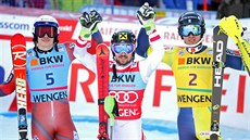 Nor Henrik Kristoffersen (vlevo), Raku�an Marcel Hirscher (uprost�ed) a �véd...