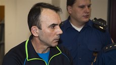Marius Daniel Ionica z Rumunska je ob�alovaný z toho, �e shodil �enu ze �estého...