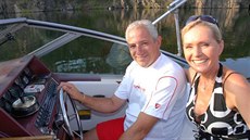 Helena Vondrá�ková a Martin Michal na romantické plavb� po Vltav�