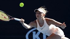 RETURN. Marta Kosuková v prvním kole Australian Open.