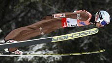Polský skokan Kamil Stoch bhem prvního dne MS v letech na lyích v Oberstdorfu.