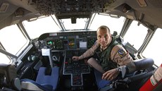 Filip Onderka v kokpitu letounu CASA C-29M Armády �eské republiky