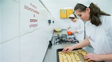 Studenti oboru číšník, kuchař, cukrář na střední průmyslovce v Novém Městě nad...