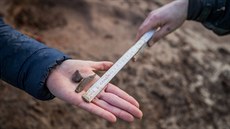Archeologové na�li pod budoucí dálnicí D11 mezi Hradcem Králové a Jarom��í...