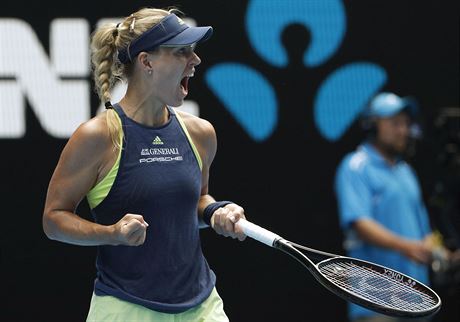Nmecká tenistka Angelique Kerberová se raduje z vítzství ve tvrtfinále...