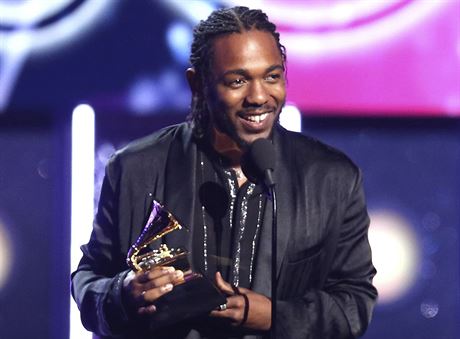 Kendrick Lamar s cenou Grammy pro nejlepí rapové album v newyorské Madison...