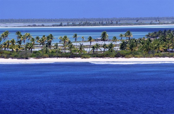 Souostroví Kiribati v Pacifiku.