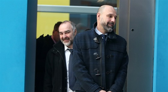 Bystrcký starosta Tomáš Kratochvíl (vpravo) a zastupitel Martin Küfhaber se...