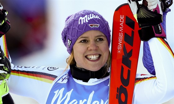 Viktoria Rebensburgová slaví triumf v obím slalomu Kronplatzu.