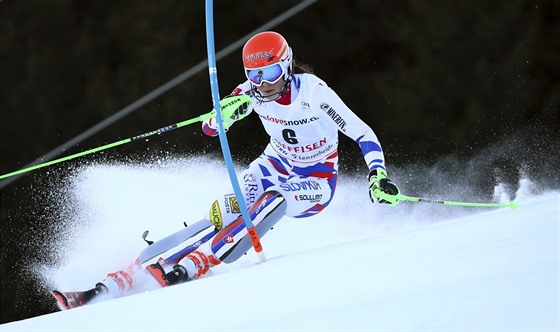 Petra Vlhová ve slalomu v Lenzerheide.