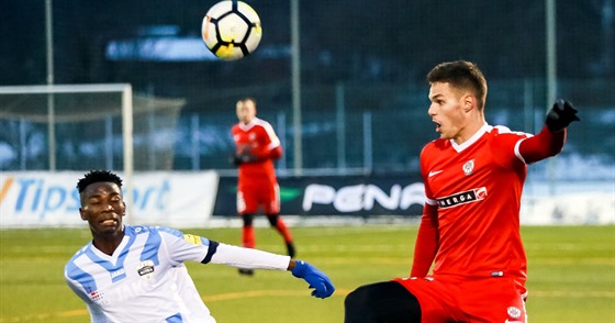 Momentka z pípravného duelu Brno (ervená) vs. Nitra