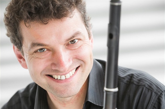 výcarský dirigent a flétnista Kaspar Zehnder.