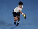 Korejský tenista ong Hjon zahrává bekhendový úder v semifinále Australian...