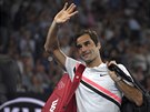 výcar Roger Federer se louí s diváky po postupu do svého 30. grandslamového...