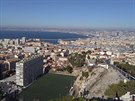 Výhled na Marseille od baziliky Notre Dame de la Garde.