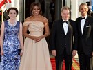 Bývalý prezidentský pár Spojených stát, Michelle a Barack Obamovi se svými...